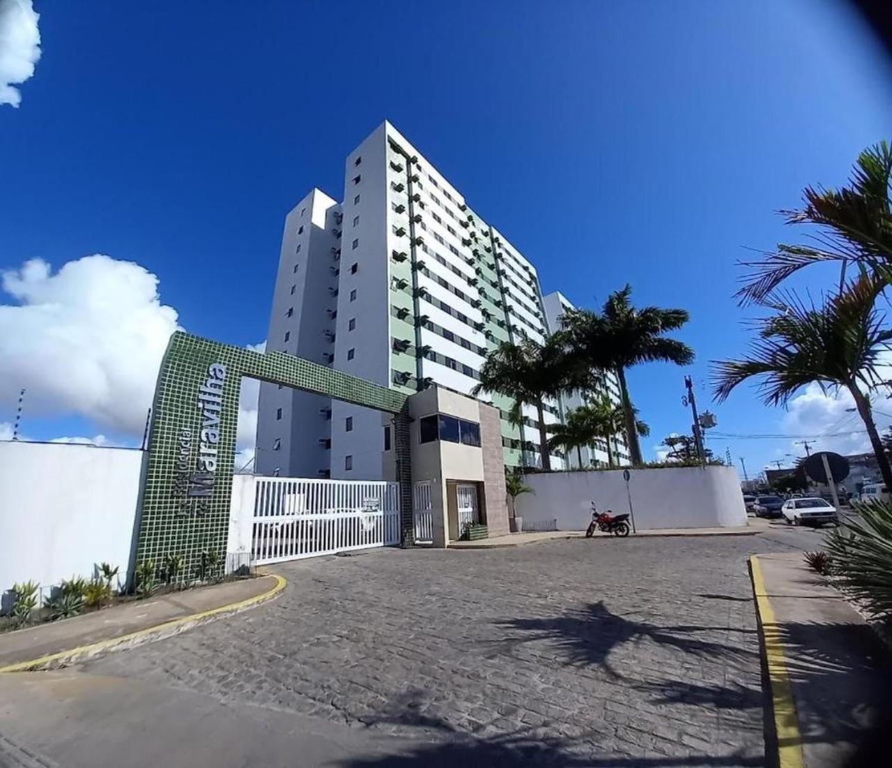 Em Com Vista O Mar *